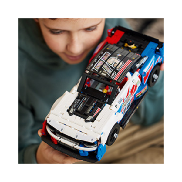 Lego Technic NASCAR Next Gen Chevrolet Camaro ZL1 42153